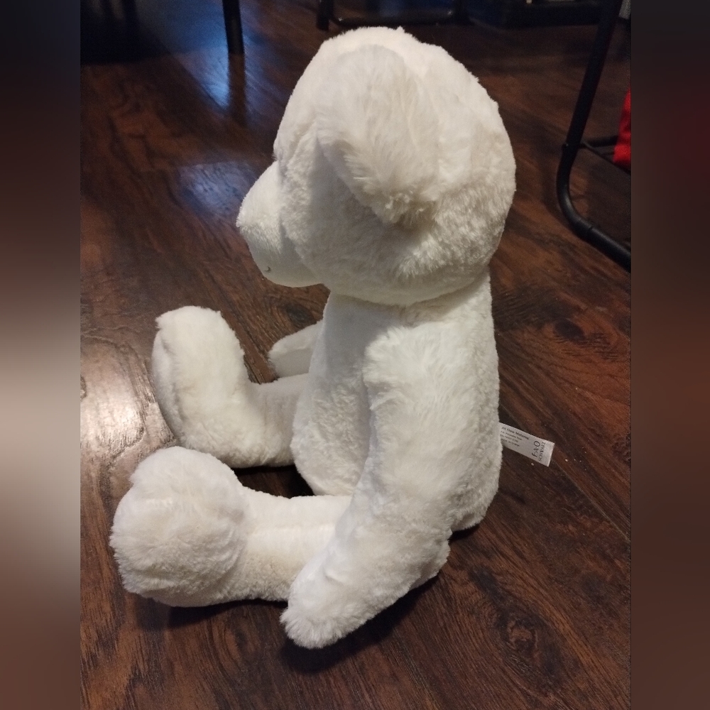 -Fao Schwarz white polar bear 14" Plush 2020 - Picture 4 of 17